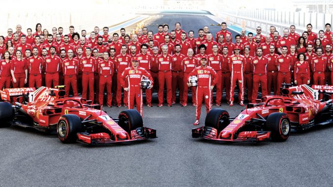 Scuderia Ferrari al completo - Fuente: formula1.ferrari.com
