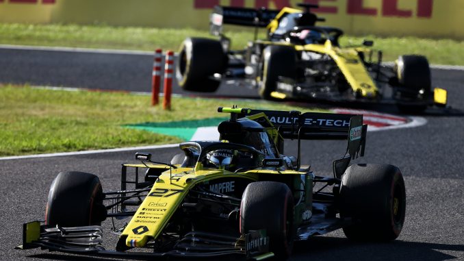 Ambos Renault en Japón siguen perdiendo terreno