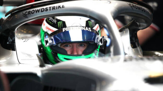 Frederik Vesti con el W13 en los test de Abu Dhabi 2022