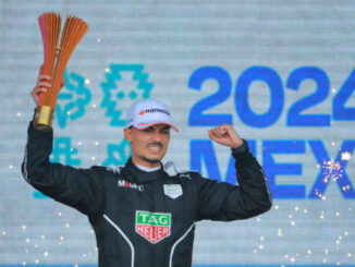 Pascal Wehrlein celebrando su victoria en el e-Prix de México.