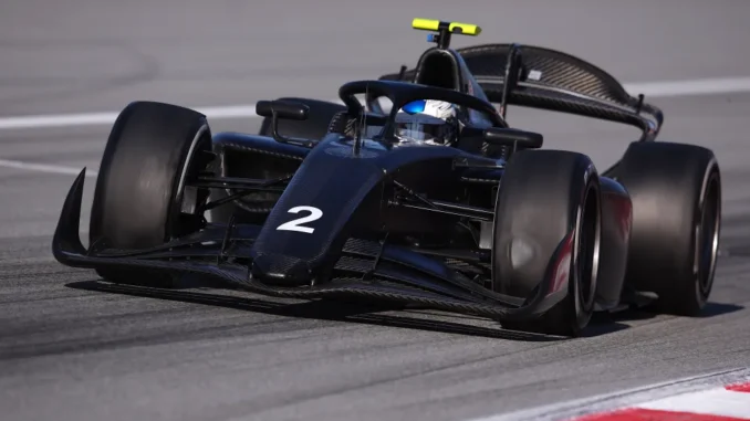 O'Sullivan probando el nuevo Fórmula 2 en el Circuit de Barcelona I Fuente: Formula 2