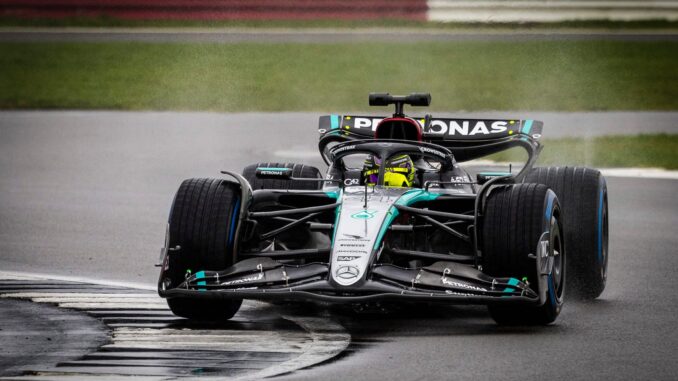 Lewis Hamilton en Silverstone con el W15 | Fuente: Mercedes AMG Petronas.