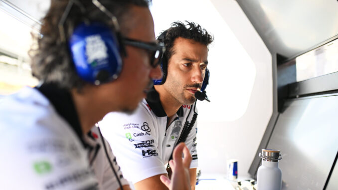 Daniel Ricciardo durante la primera jornada de pretemporada en Baréin | Fuente: redbullcontentpool.com