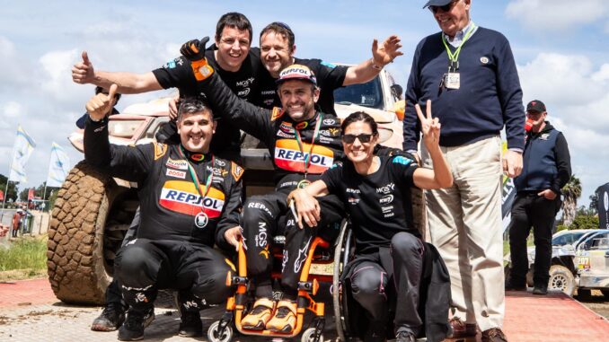 Esteve, Villalobos y todo el equipo del Repsol Rally Team | Fuente: mediage.emailsp.com
