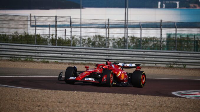 Charles Leclerc rodando en Fiorano con el nuevo paquete de actualizaciones en el SF-24 | Fuente: formu1a.uno
