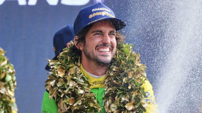 Albert Costa celebrando su victoria en Le Mans | Fuente: Albert Costa