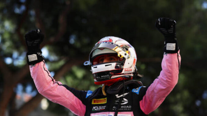 Gabriele Mini celebrando su victoria en Mónaco | Fuente: Getty Images